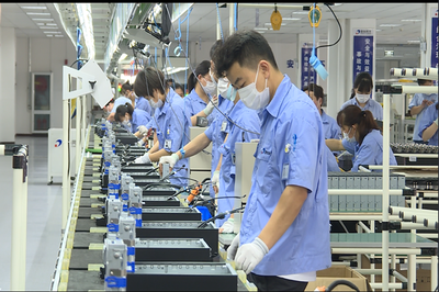 同方湖北宜城工廠首批“鯤鵬”臺式電腦順利下線，開啟國產(chǎn)計算機新篇章